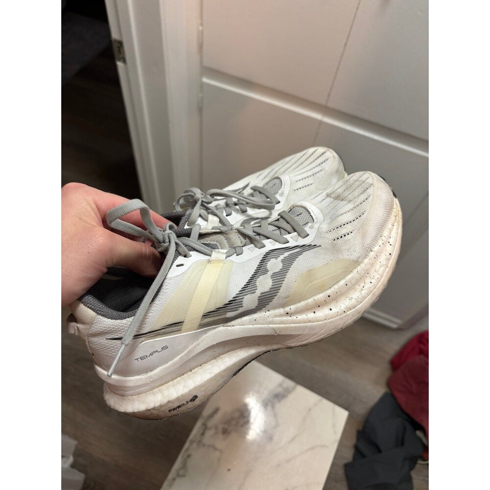 Saucony Tempus Running shoe Size 7